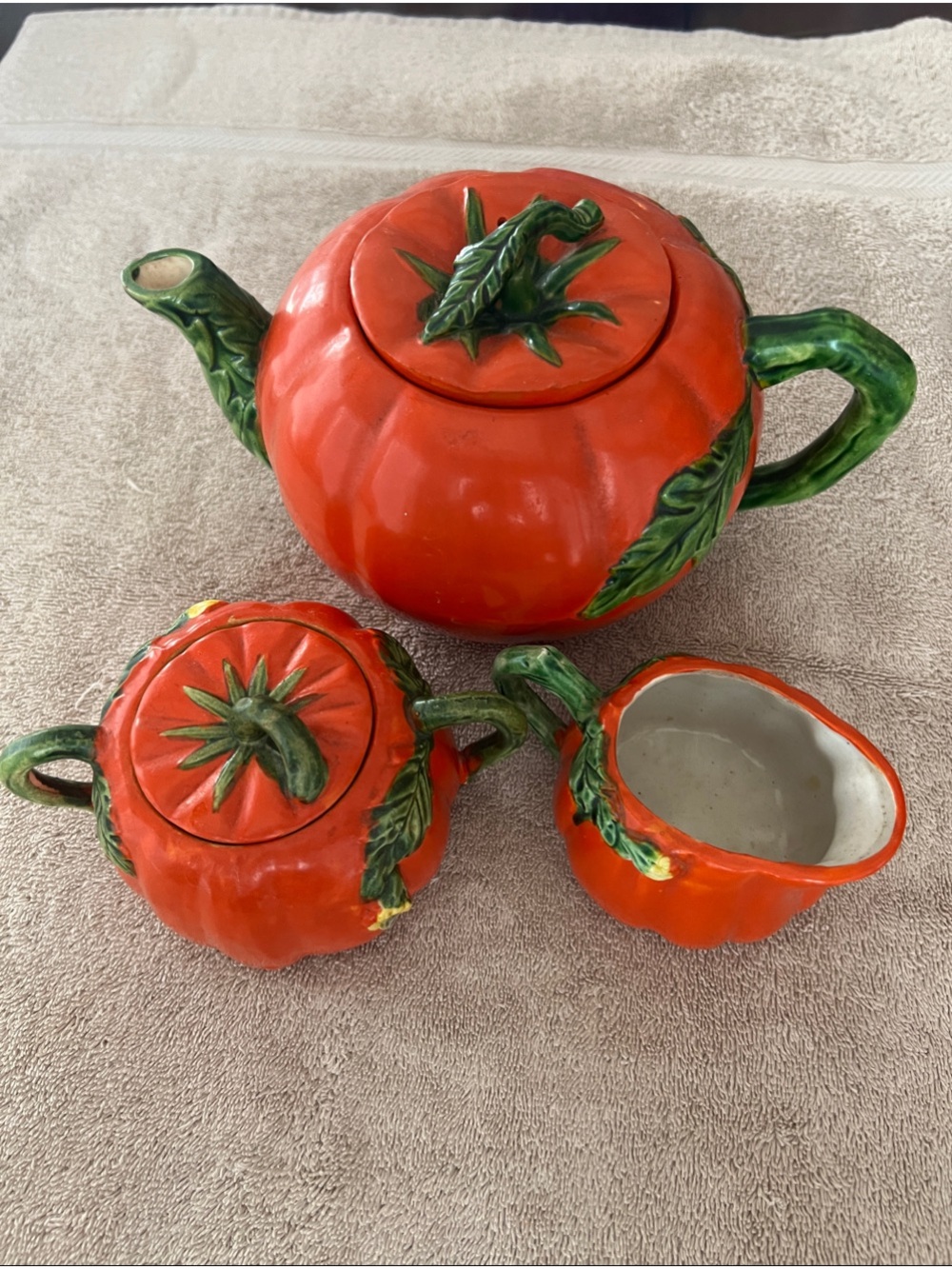 VINTAGE (1940’S) 3 PC MARUHON WARE TOMATO TEA SET//TEAPOT CREAMER & SUGAR//JAPAN